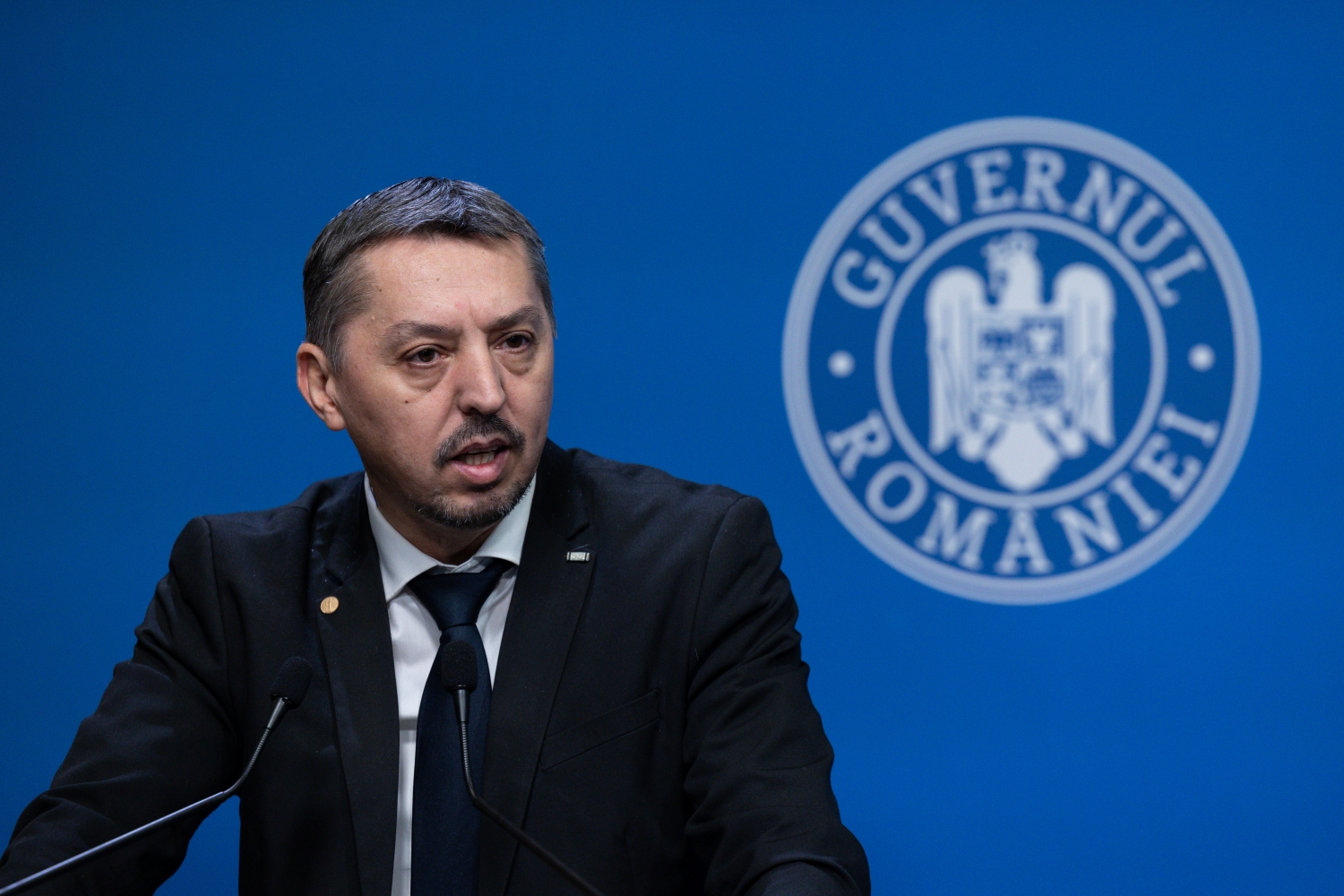 Cursurile în trei schimburi vor fi interzise în şcolile din România