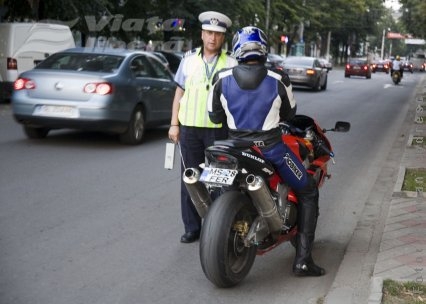 Motocicliştii, ˝ascultaţi˝ de poliţişti