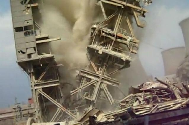 EXPLOZII în Combinat/ Miercuri după-amiază se mai DEMOLEAZĂ o clădire (VIDEO)