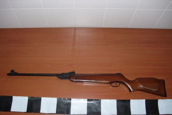 Armă și muniție, deținute fără drept