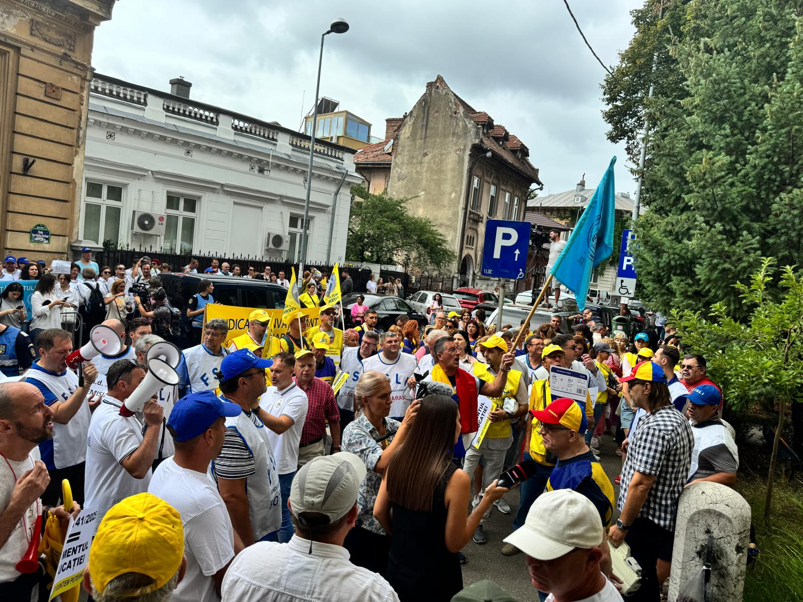 Cadrele didactice din țară, din nou la protest în faţa ministerului