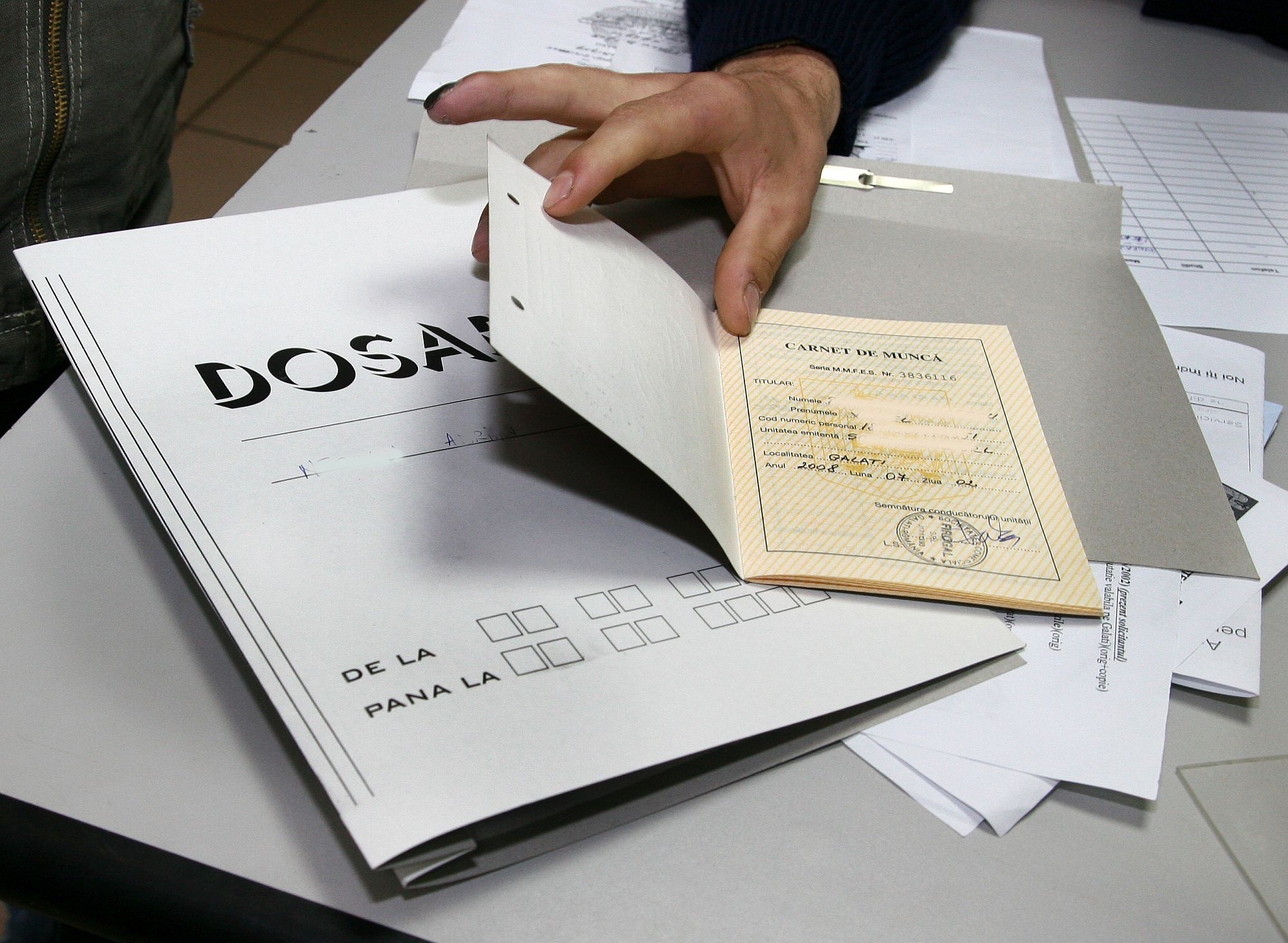 PRIME de 12.500 de lei pentru ȘOMERII care îşi schimbă domiciliul | O lege numai dus, nu şi întors