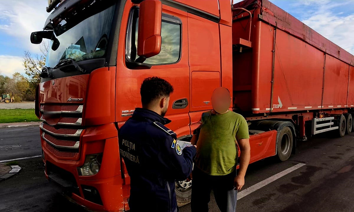 Ucraineni prinşi la frontieră cu documente false