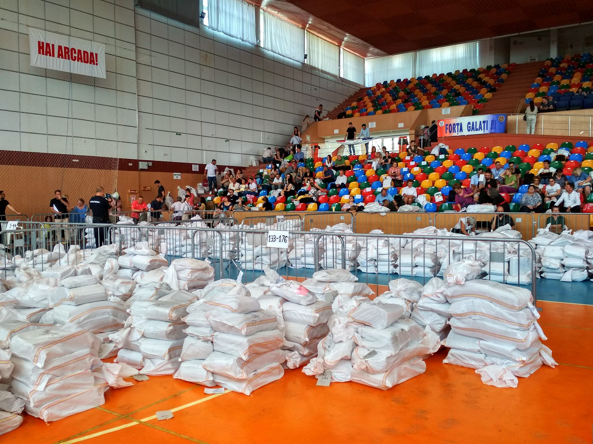 Oboseală, erori şi cozi la birourile electorale