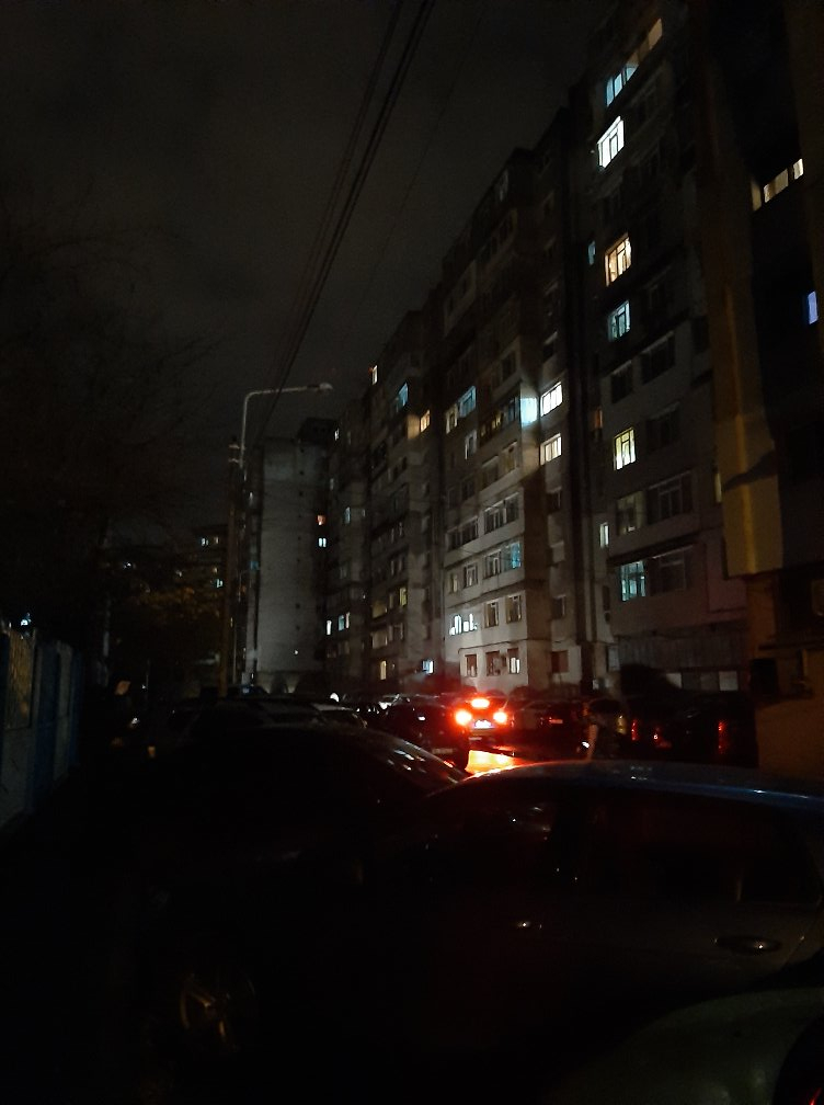 Fără iluminat stradal în Micro 17, lângă Liceul „Dunărea”