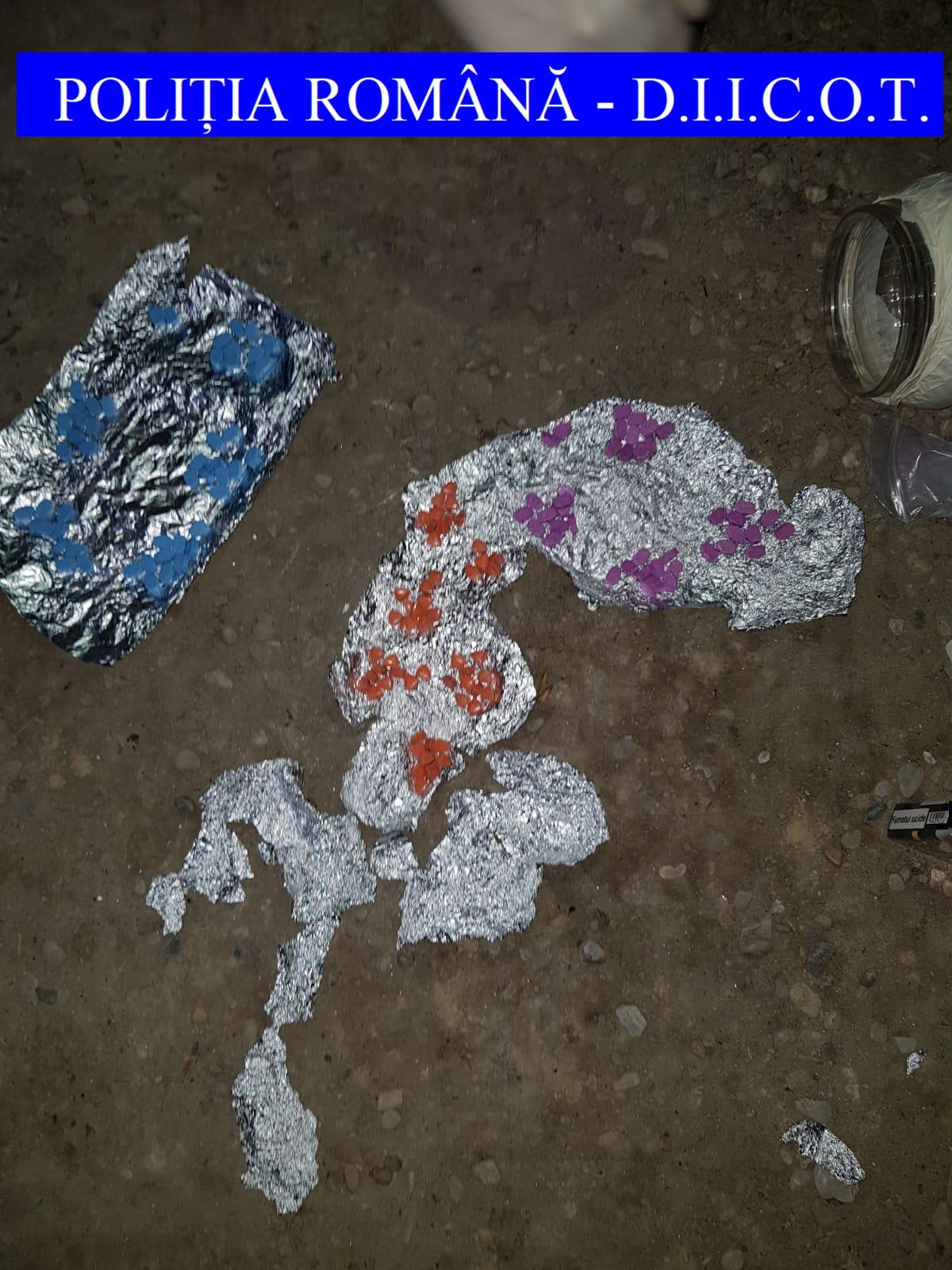 UPDATE Sute de comprimate de ecstasy, confiscate