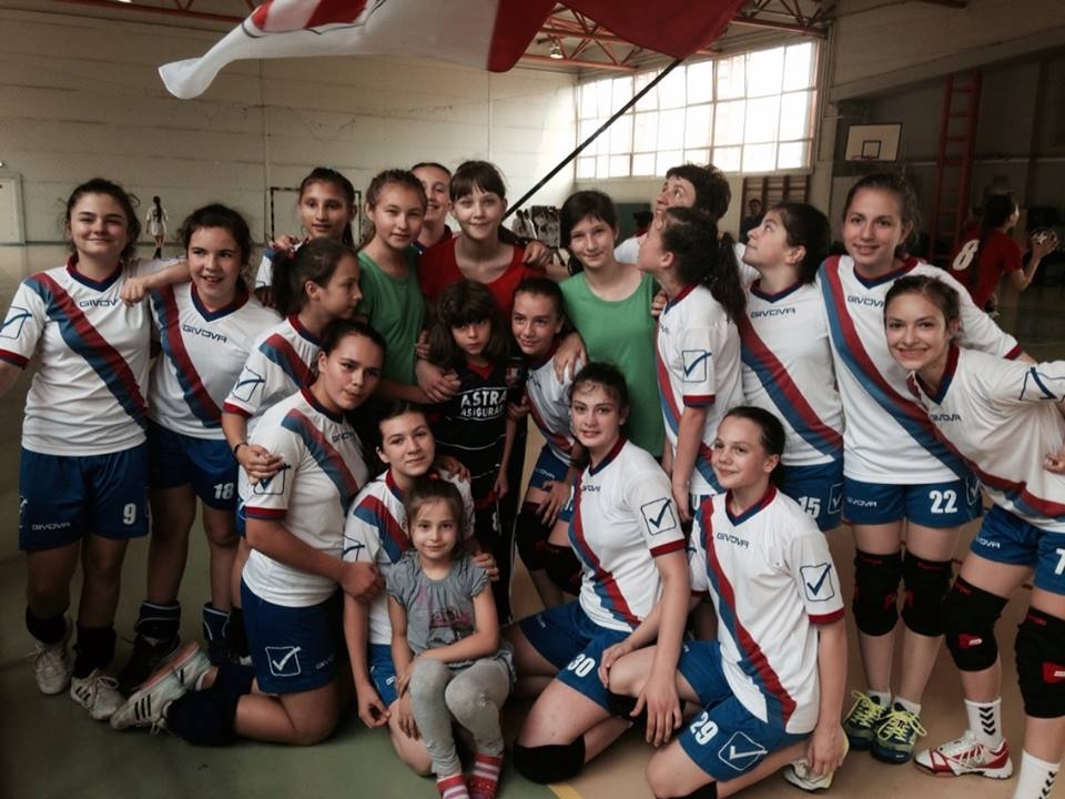 UPDATE / Handbalistele junioare IV de la United sunt în semifinalele Campionatului Naţional