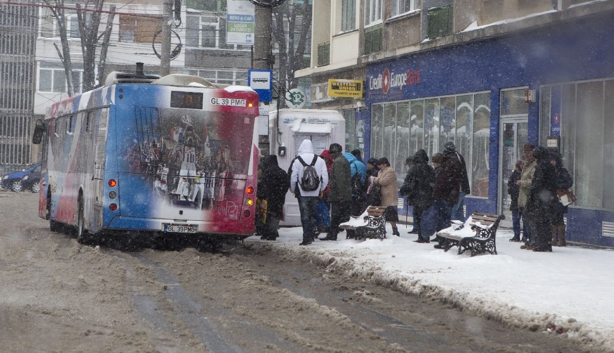 Astăzi se votează bugetul pe 2013. "Suntem prea săraci să cumpărăm autobuze vechi!"
