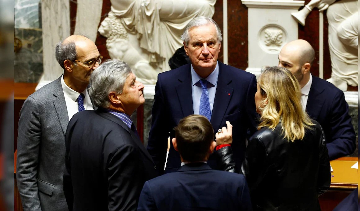 Guvernul Barnier, doborât de alianța dintre partidele extremiste. Criza politică din Franța se adâncește