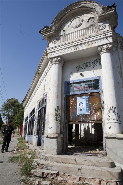 Clădire istorică, devastată pe strada Traian