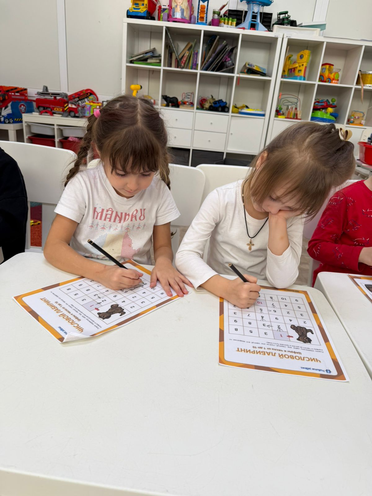 În patru ani de război, peste 13.000 de refugiaţi ajutaţi de Fundaţia „Inimă de Copil”