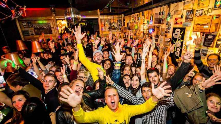 Praga, sătulă de turiștii cheflii