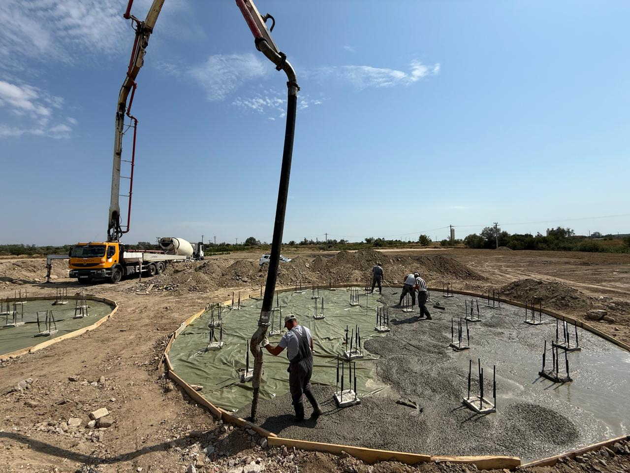 A început construirea fabricii de ulei din Zona Liberă