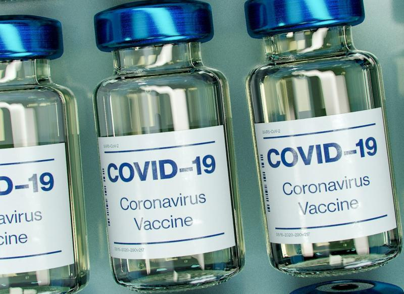 Doza booster se face după patru luni