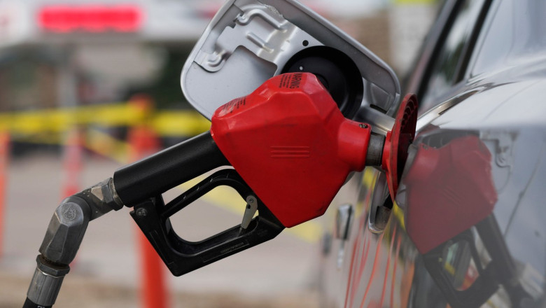 PROPUNERE. Credite garantate de stat pentru carburanți cu plata în rate