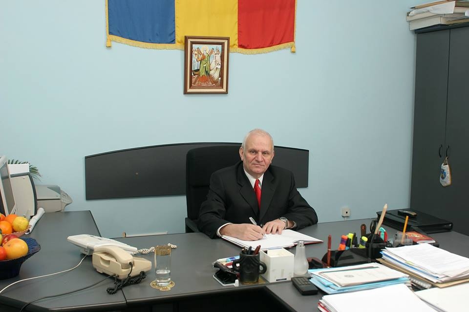 PAMFLET/ Te-aşteptăm cu drag, Moşule!