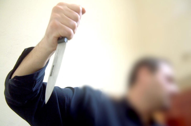 ANGAJAT al unei benzinării din Galaţi, AMENINŢAT de un client ÎNARMAT