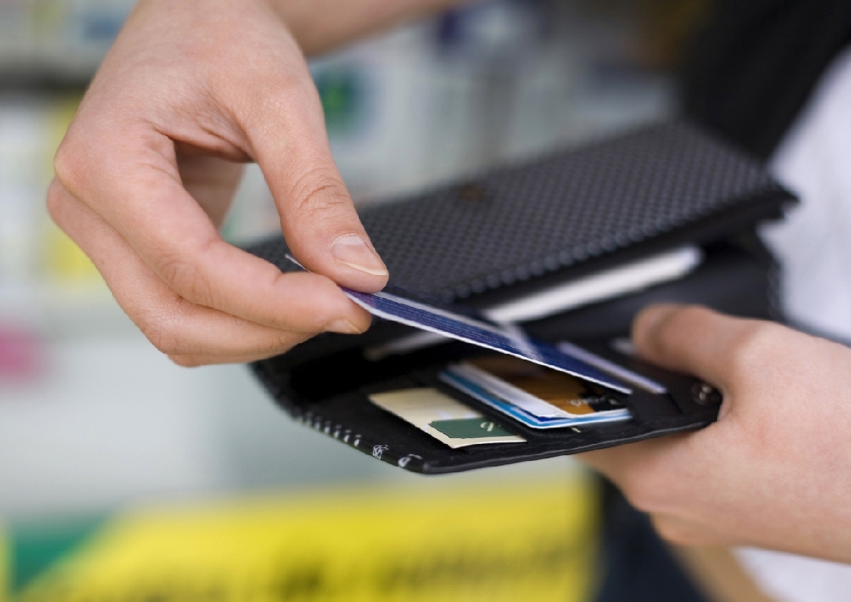 Angajatorii vor putea da TICHETELE DE MASĂ şi în format electronic