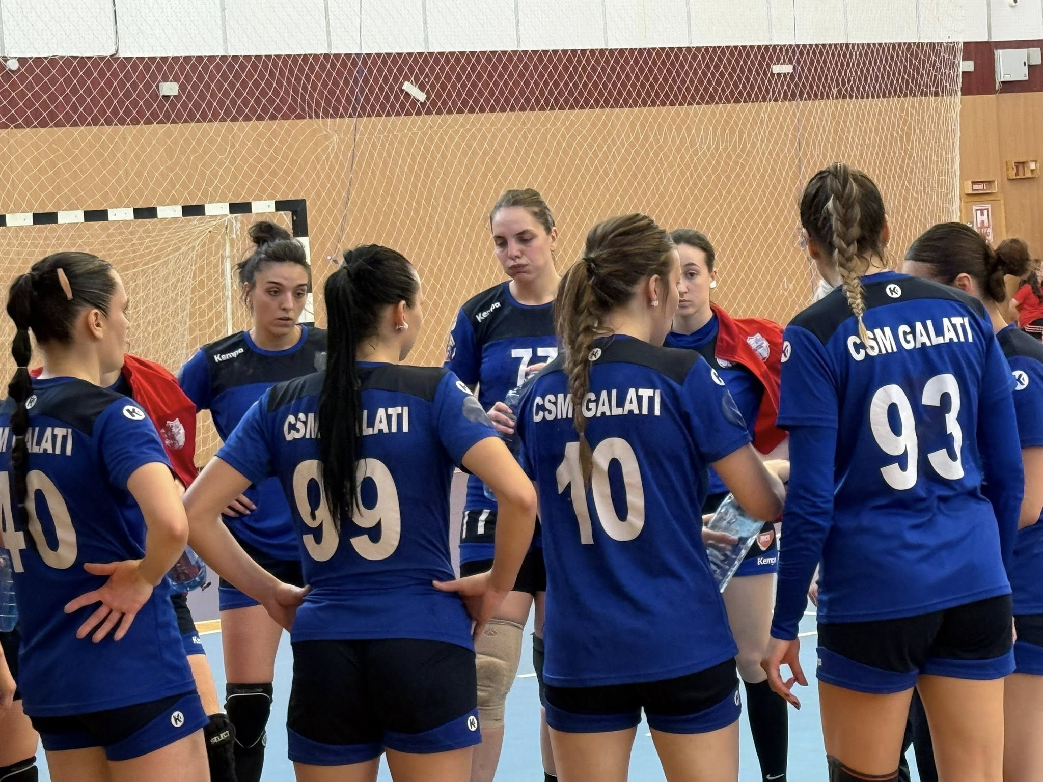 Trei echipe gălățene joacă astăzi la Sala Sporturilor