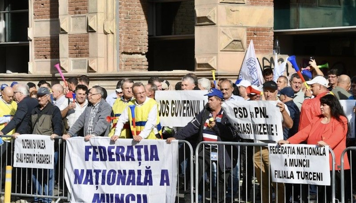 Gălățeni participanți la protestul din fața Ministerului Muncii