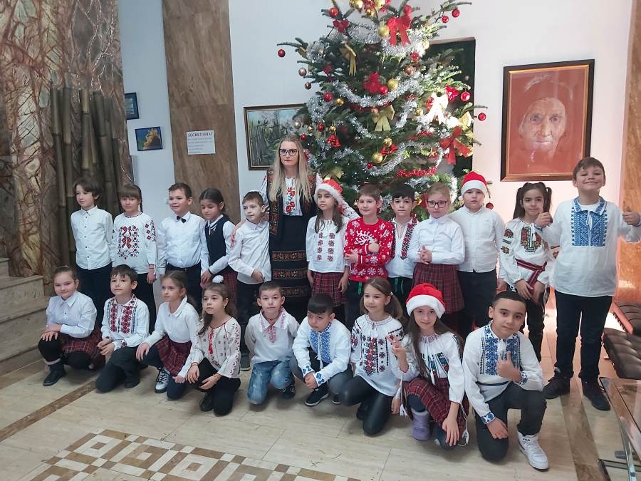 "Licuricii" de la Școala Nr. 43, câștigătorii concursului de colinde de la "Viața liberă"