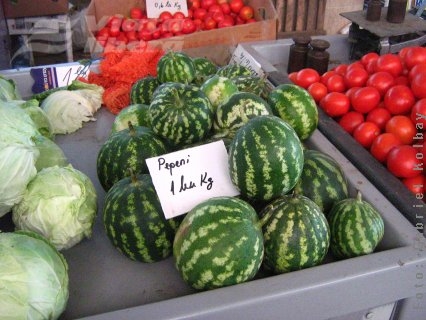 Tarabe cu vârf, în Piaţa Centrală