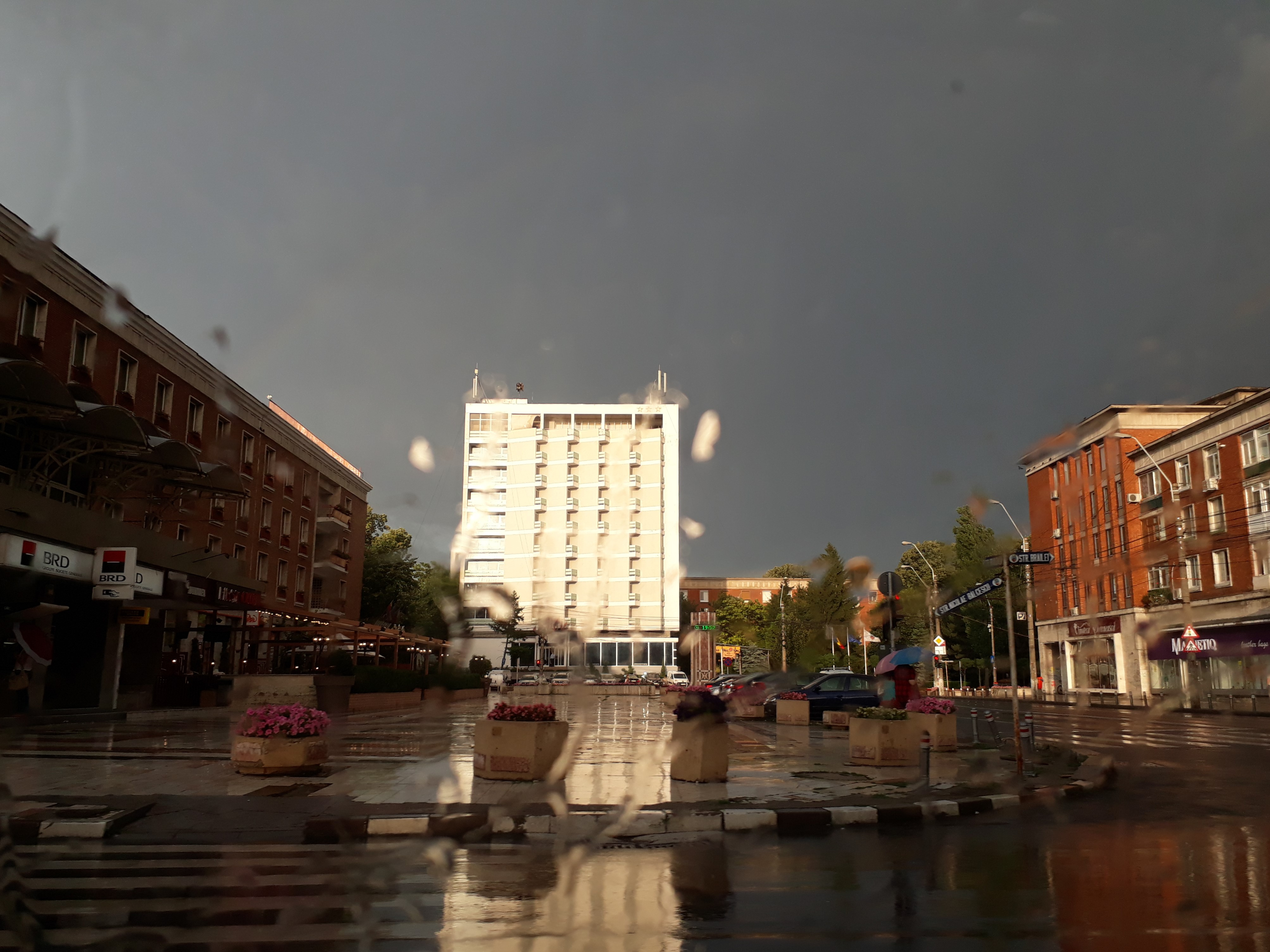 Instabilitate atmosferică şi precipitaţii abundente. Cum va fi vremea la Galați în acest weekend