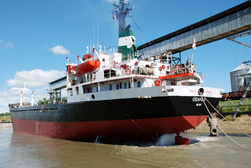 Moldovenii redeschid navigaţia pe Prut!