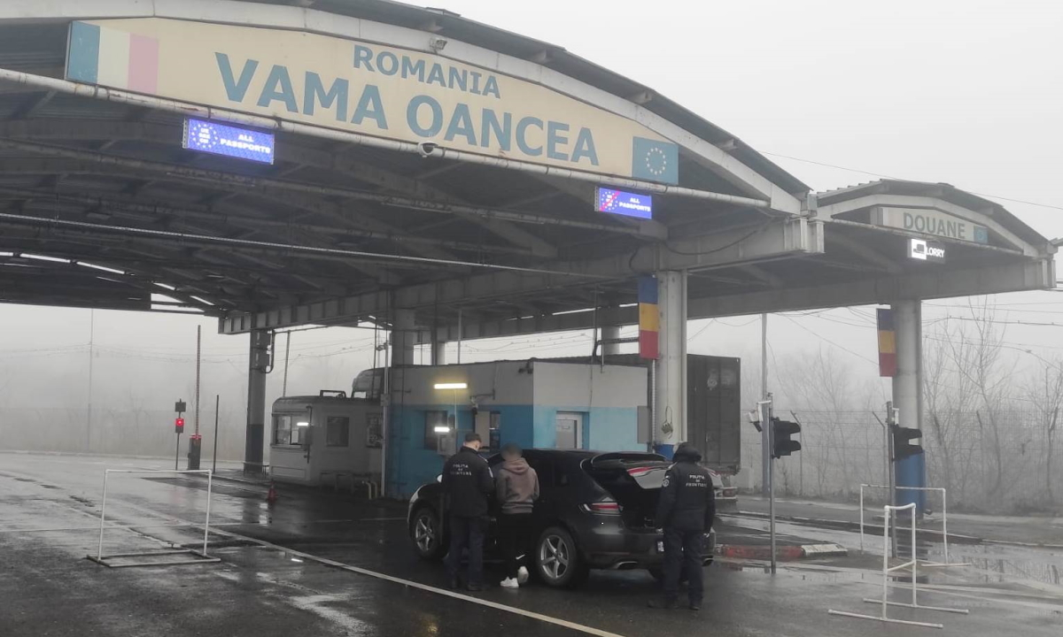 Un ucrainean a încercat să treacă prin vamă cu documente falsificate