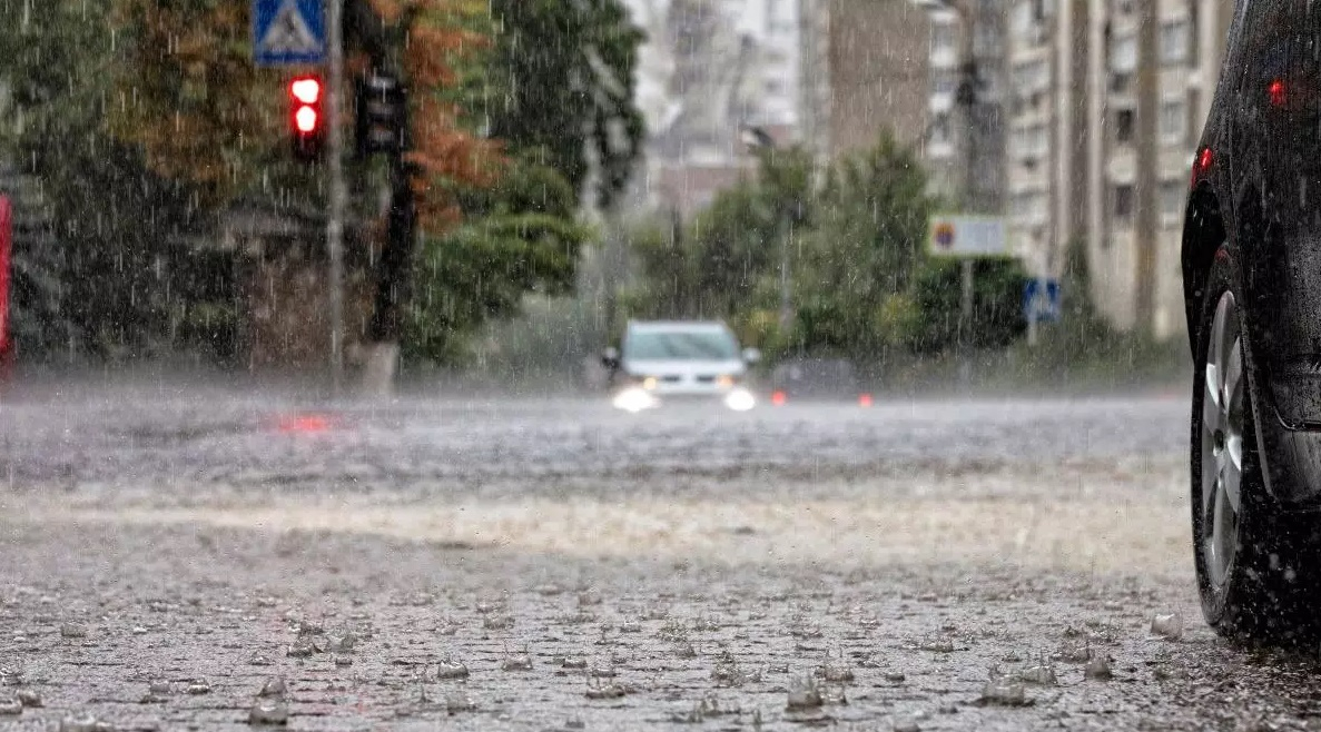 Cer acoperit şi averse în cursul dimineţii