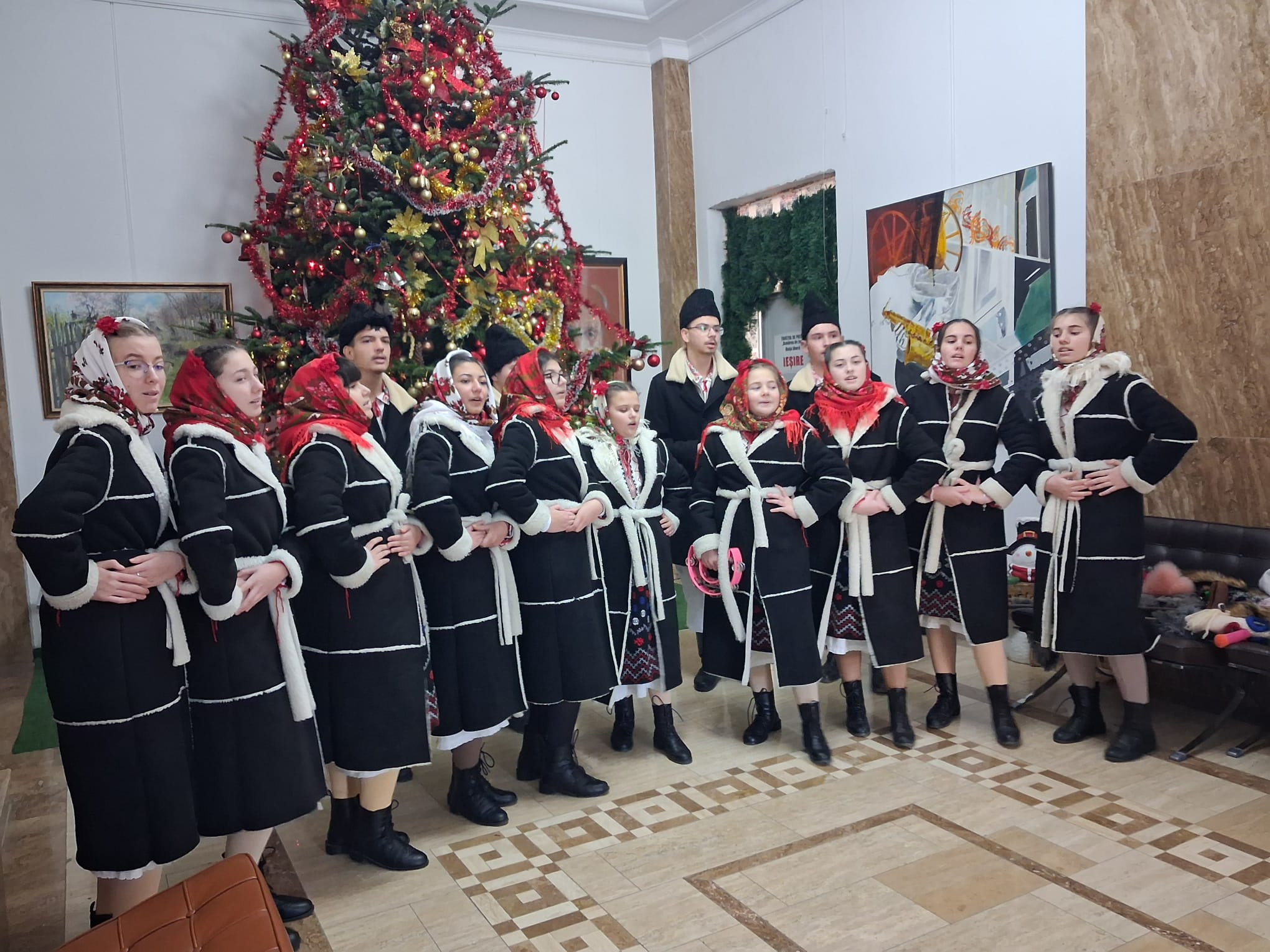 Ansamblul „Flori Dunărene”, colinde la "Viața liberă" (VIDEO)