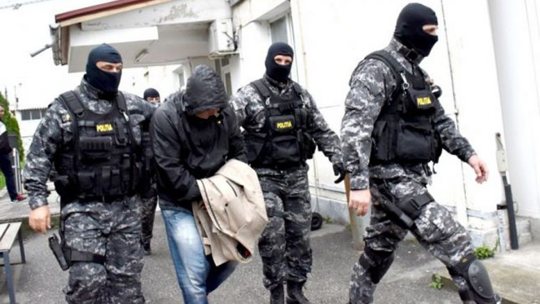 Condamnați pentru ”prafuri”, un gălățean și fiul lui au trecut pe ”cristale”