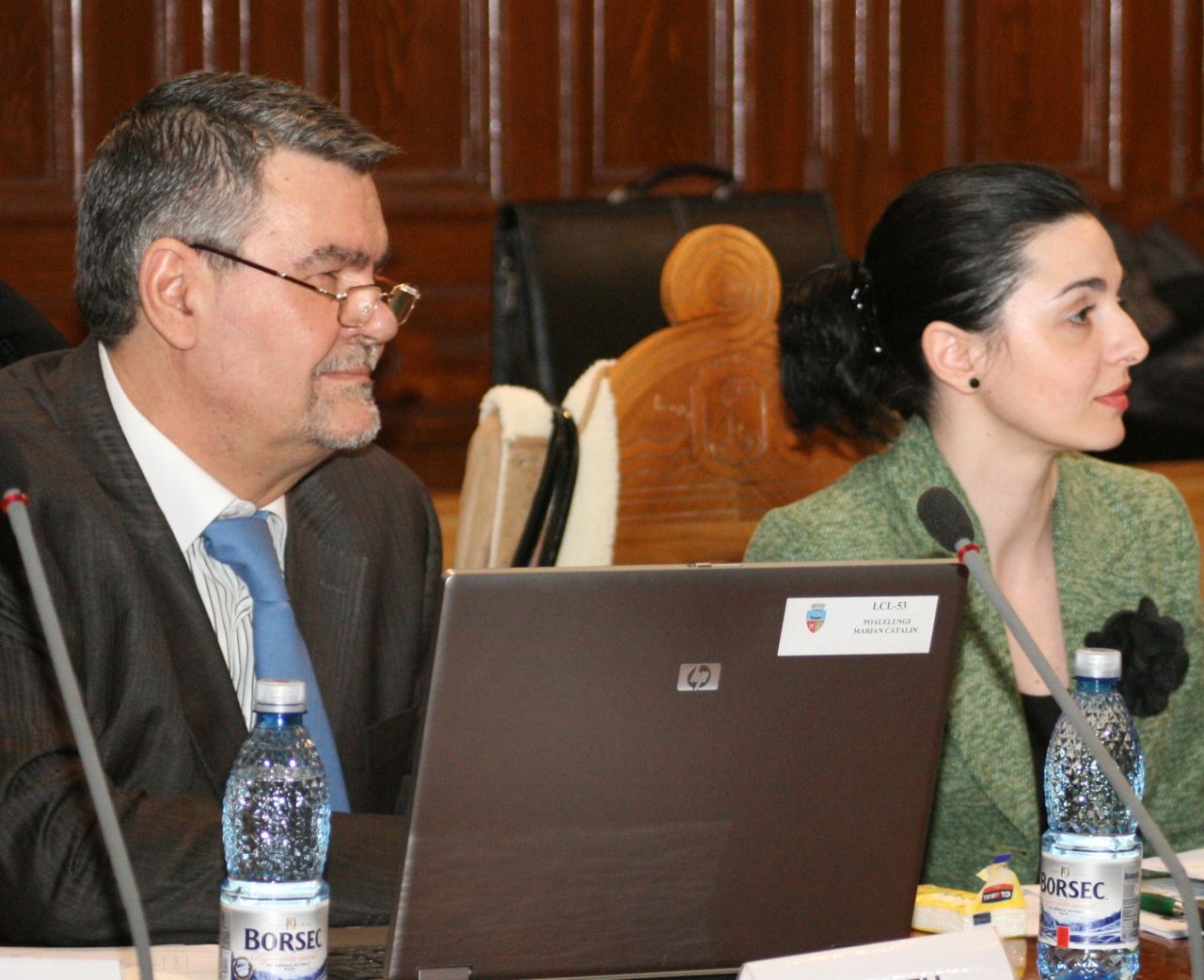 Un autor celebru pe amazon.com şi directoarea şcolii din Frumuşiţa, noii consilieri locali ai Galaţiului