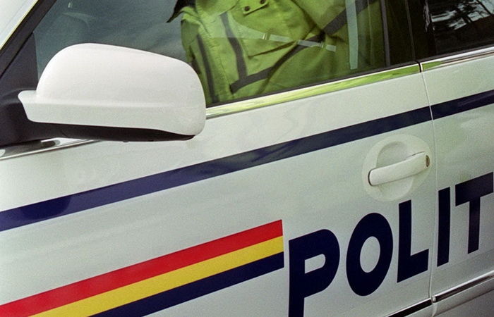 Au ajuns cu MAŞINA în stâlpul unei case!