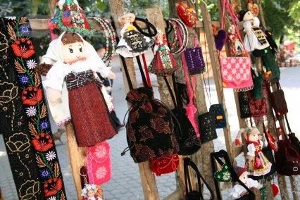 Se întorc meşterii populari