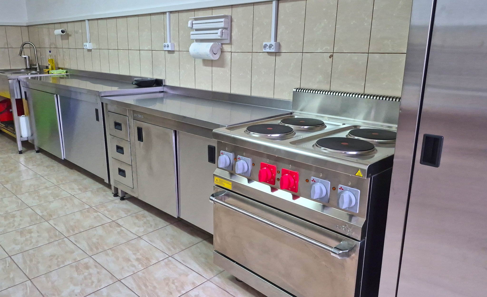 Dotări moderne pentru educaţia în şcolile profesionale speciale „Emil Gârleanu” și „P. P. Neveanu” din Galaţi