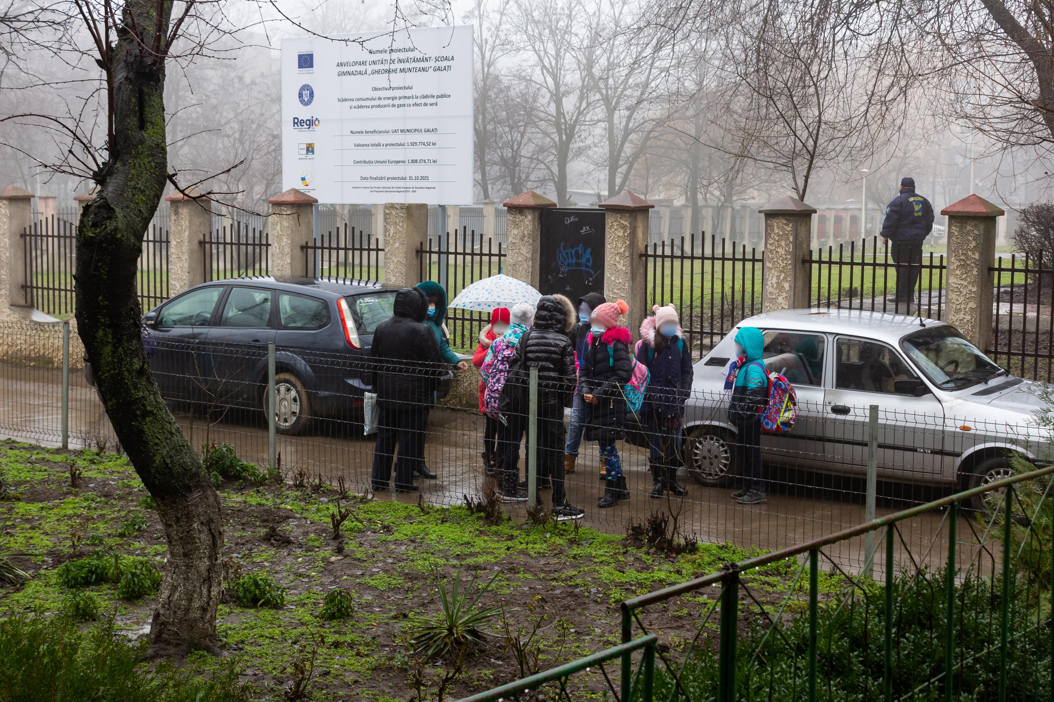 Contre pe tema șantierelor din școlile gălățene. Educația elevilor, ca un câmp de luptă... politică