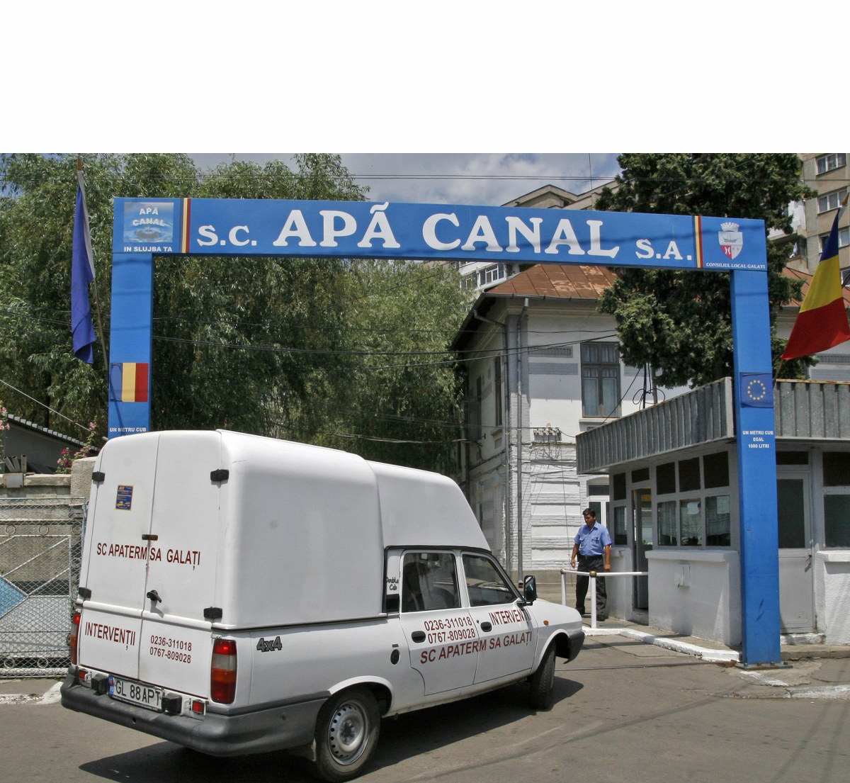 Situaţie incredibilă! APĂ-CANAL lasă FĂRĂ APĂ CALDĂ 180.000 de gălăţeni (FOTO)