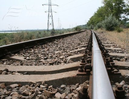 83 de ceferişti intră mâine în şomaj