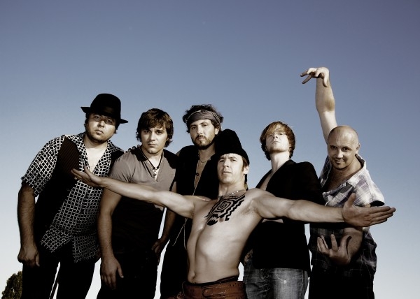 "Zdob şi Zdub" sărbătoreşte majoratul la Galaţi