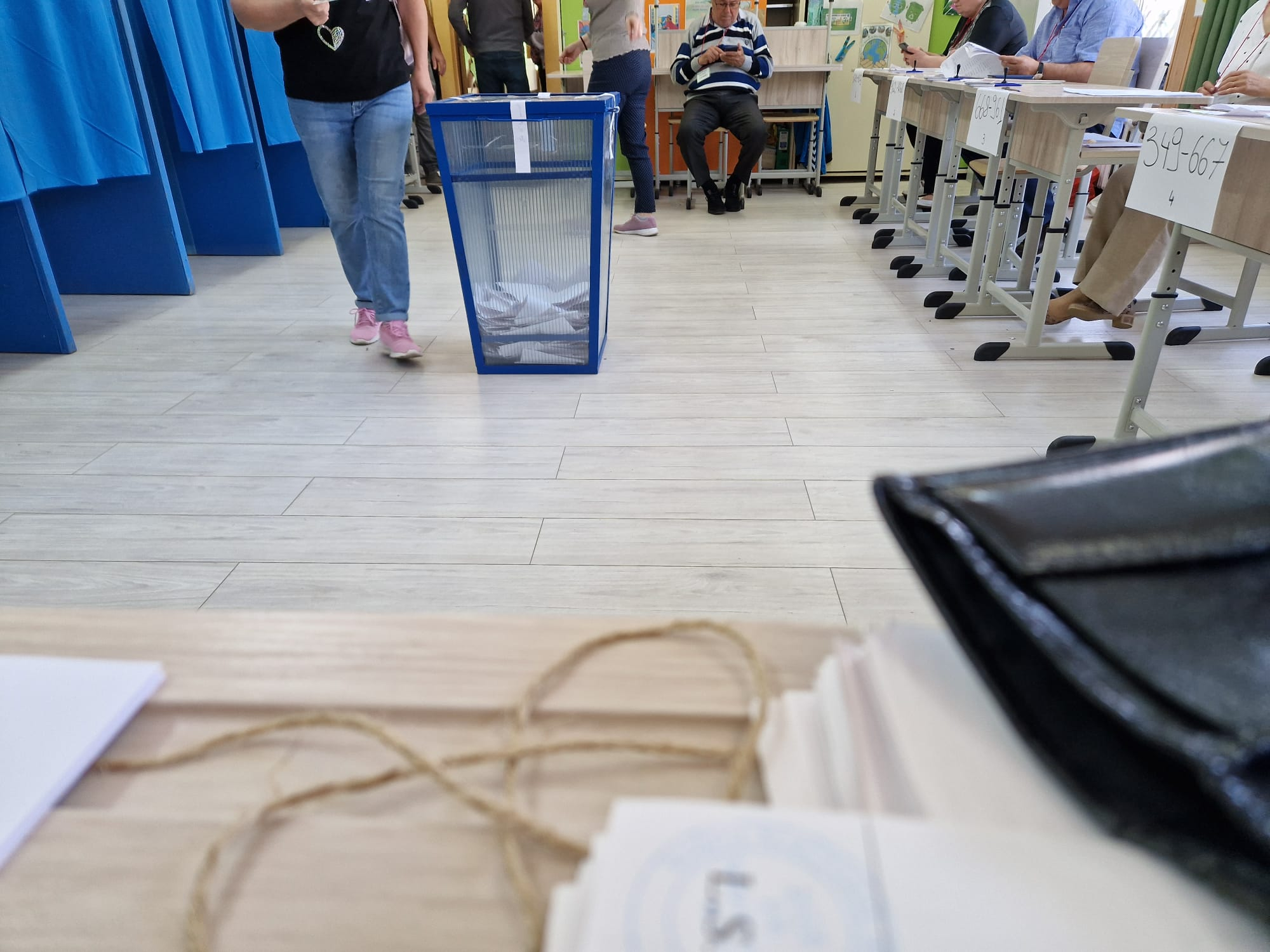 UPDATE. DECLARAŢIILE CANDIDAŢILOR. Exit-poll ora 19,00 - George Simion, locul I, Crin Antonescu şi Nicuşor Dan la egalitate pe locul II, Victor Ponta, pe locul IV