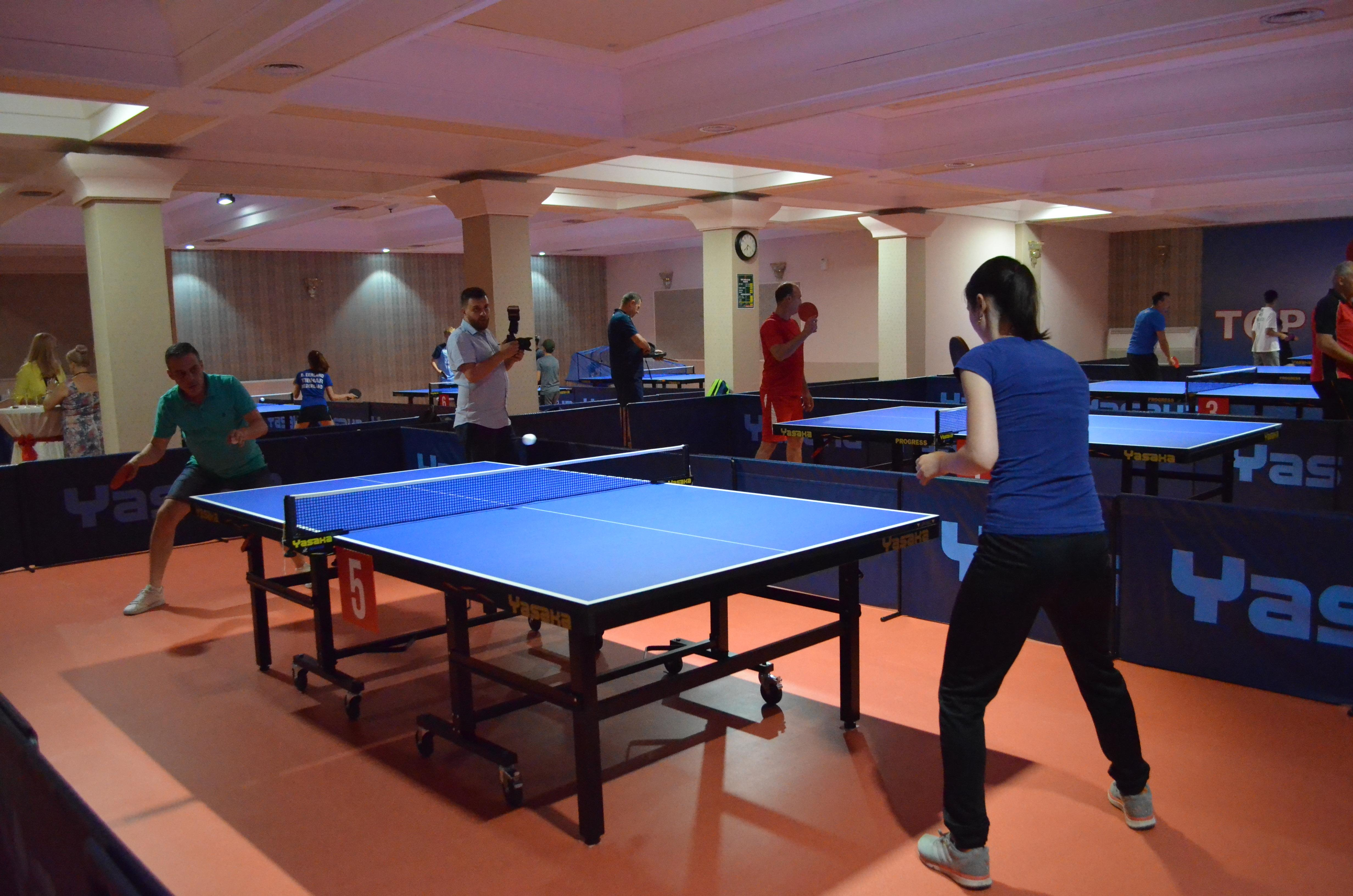 Sală de tenis de masă într-un cartier al Galaţiului