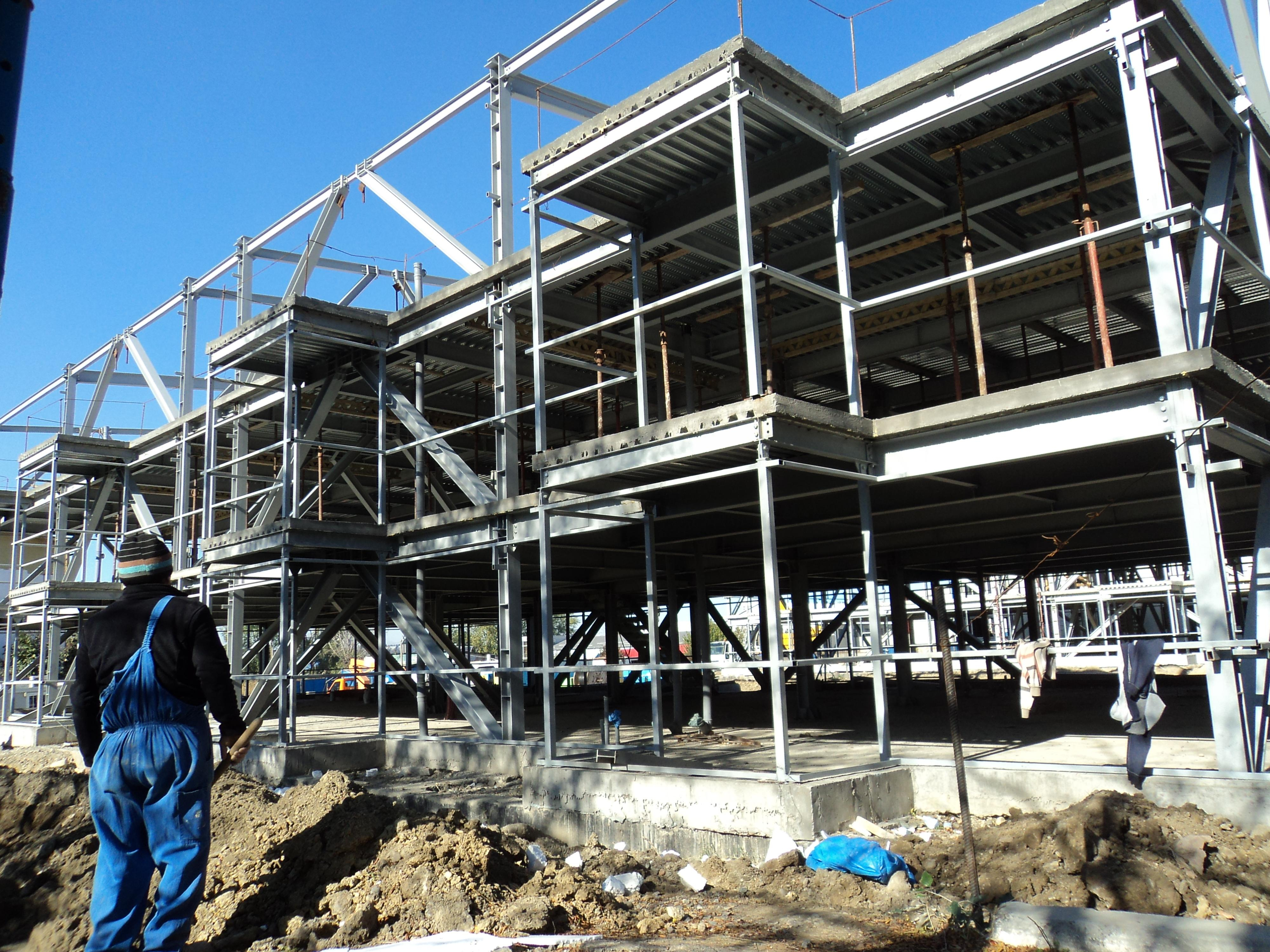 Încă trei blocuri sociale se construiesc în Micro 17 (FOTO)