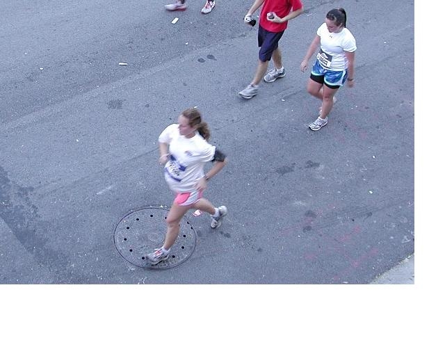 FABULOS! O americancă însărcinată în luna a noua a terminat o cursă de maraton!