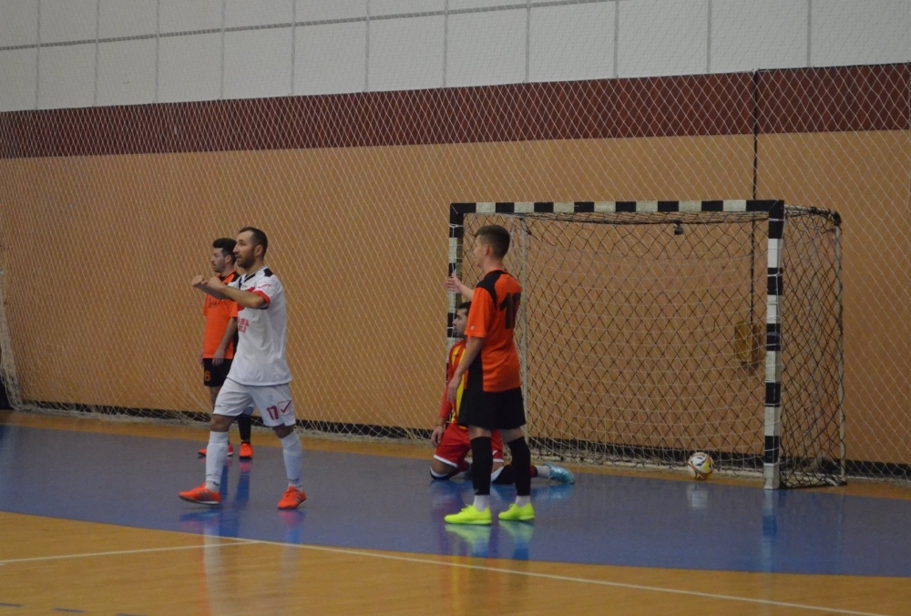 UNITED a încheiat anul în fotoliul de lider