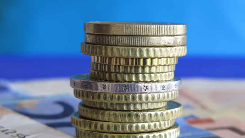 ANALIZĂ. Monedele de la marginea zonei euro s-au depreciat