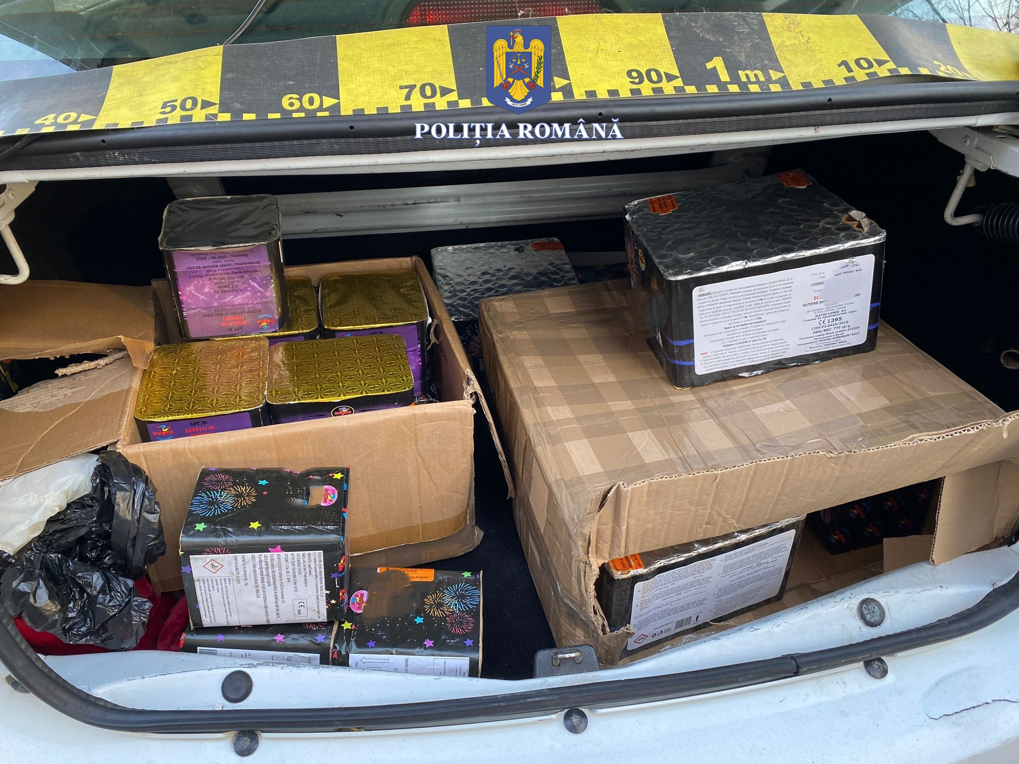 Petarde vândute din portbagaj, în buricul târgului