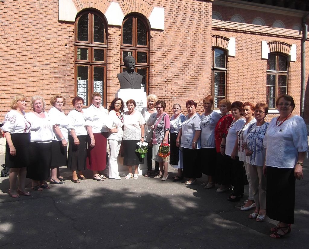 CATEDRA. Emoţii mari la revederea de 45 de ani