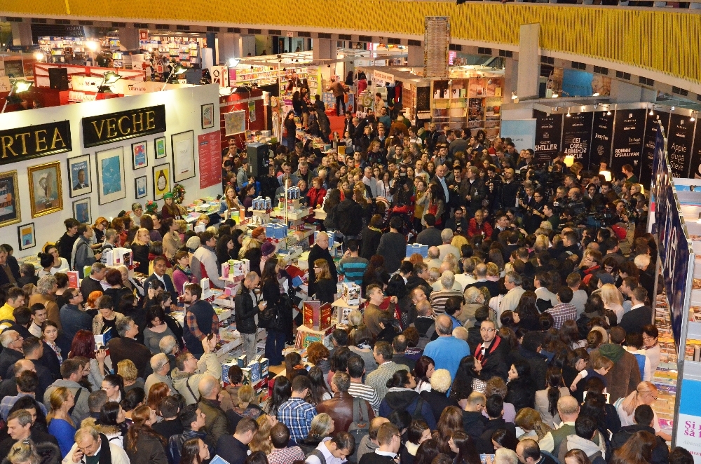 Doi scriitori gălăţeni, la TÂRGUL DE CARTE „GAUDEAMUS”