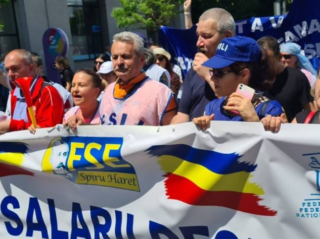 Profesorii fac marș de protest în prima zi de școală
